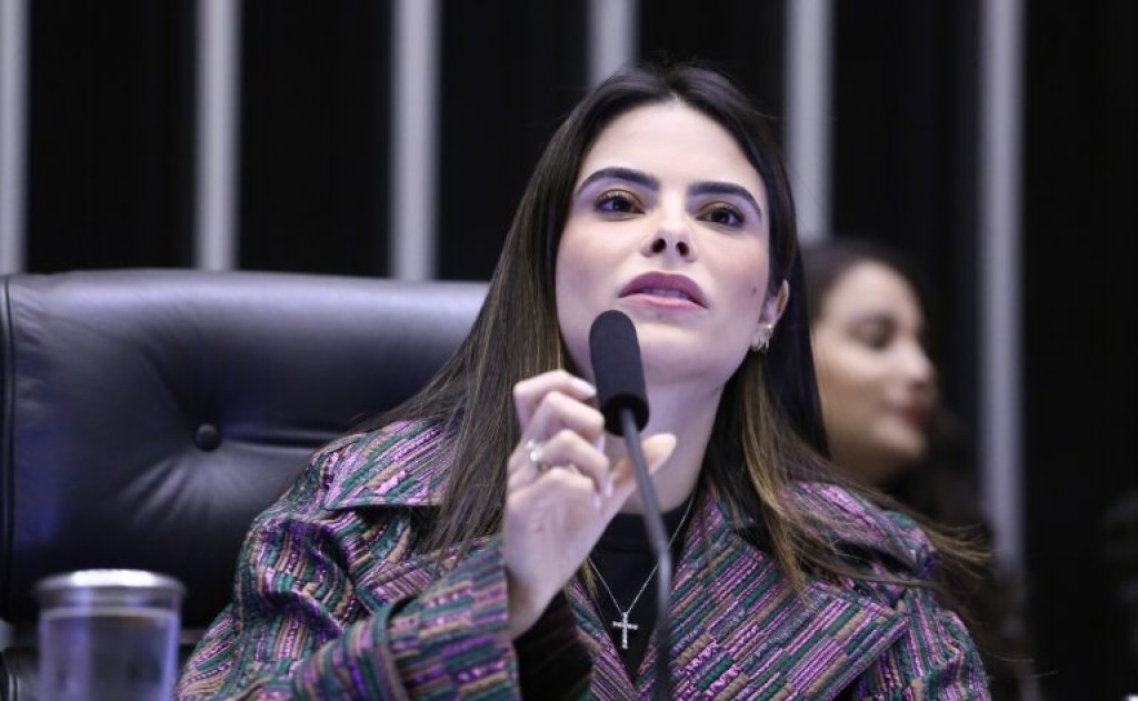 Projeto garante passagem gratuita no transporte público para estudantes de baixa renda 